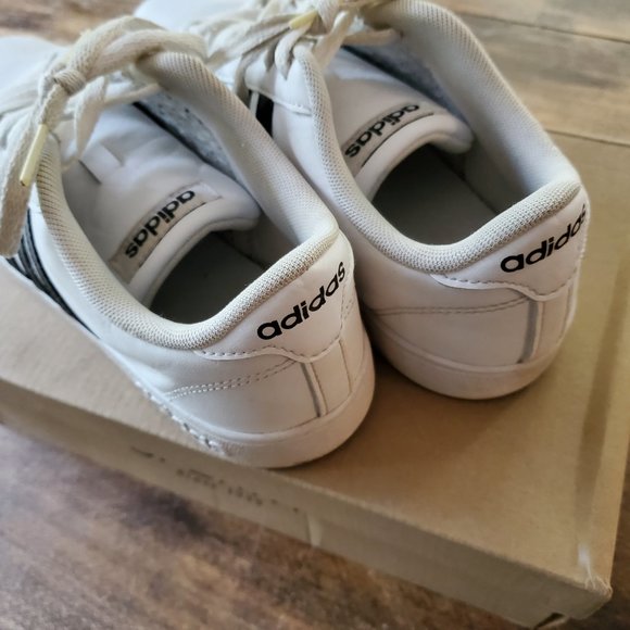 Youth Adidas Baseline White w/ Black Stripe 5 1/2 - Picture 5 of 6